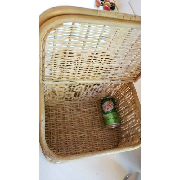 Vintage Wicker Rattan Picnic Wine Picnic Event Outside Holiday Handle Basket - Picture 6 of 8
